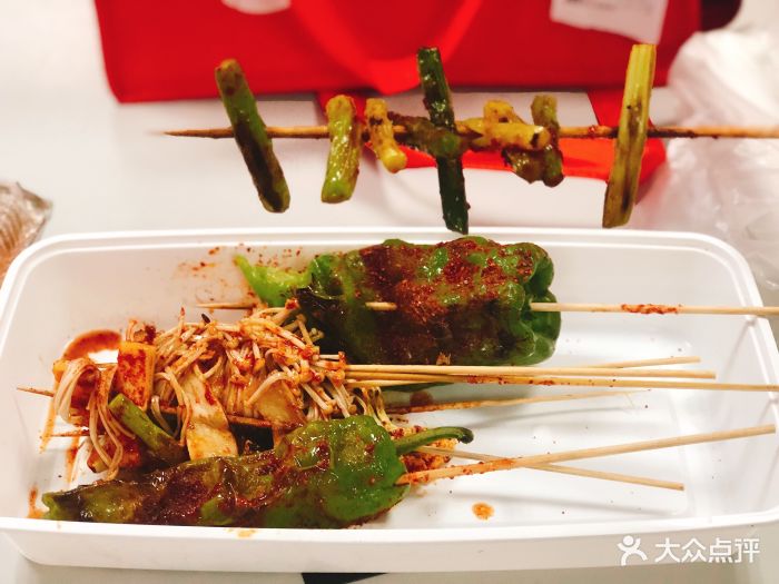 处女座的烧烤店蒜苗图片 - 第1张