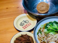 -弄堂咪道-饭香·面香·馄饨香(兴梅店)