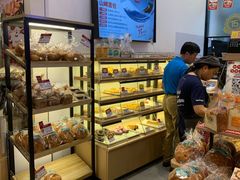 面包甜点陈列柜-山崎面包(苏州中心店)