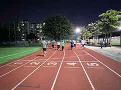 -燕子岗体育场