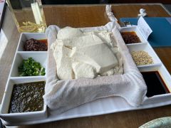 一块豆腐-95号酱骨·一块豆腐(展春园西路店)
