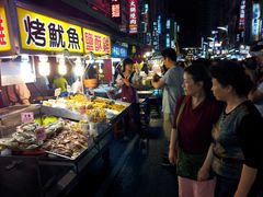 -六合夜市