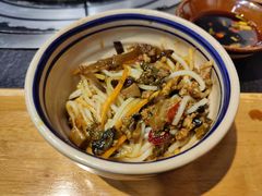 七彩云南拌米线-阿山卓·野生菌火锅·纳西火塘烤肉