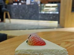 檸檬草莓蛋糕-是啡·日式精品咖啡(东门太阳百货店)