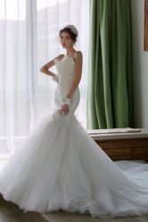 -艾米丽婚纱礼服