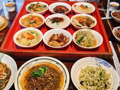 -蓝田九大碗民俗食府(蓝田店)