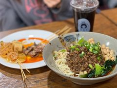 -丁丁猫重庆小面(徐州路店)