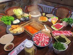 -东巴婆婆云南鱼豆花火锅(大东门店)