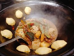 -鱼窝棚柴火铁锅炖(富山屯店)