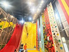 -极限Jump蹦床·新潮玩运动世界·室内乐园·团建·派对中心