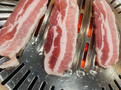 乡村黑猪五花肉-牛信亭韩国料理·炭火烤肉(紫藤路店)