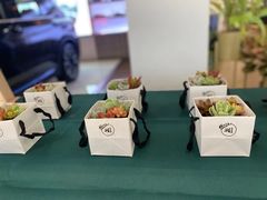 -宁波宝信宝马4S店(江北日湖店)