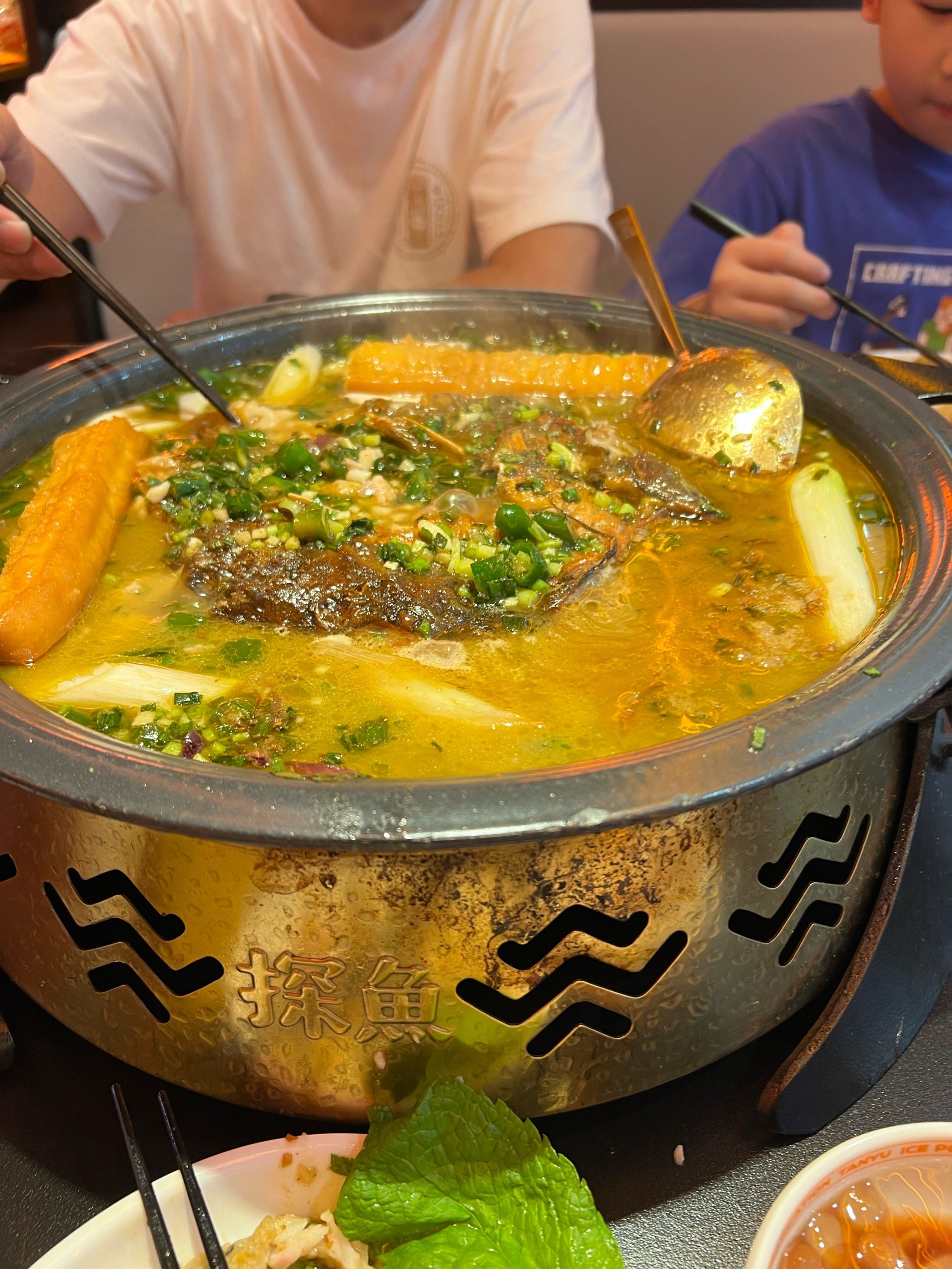 「探鱼·鲜青椒葱葱脆皮烤鱼(静安大融城店