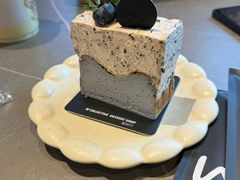 -W COLLECTIVE  DESSERT SHOP