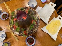 -石磨豆花家常菜·牦牛排土火锅