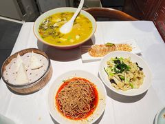 -江城小馆陕南妈妈菜·全球旅行餐厅(钟楼店)