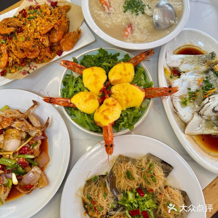 侨港风情街这边平价又美味的海鲜！！