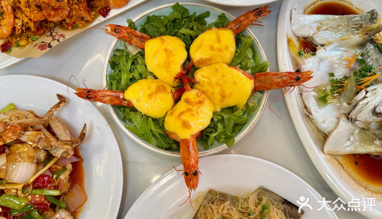 侨港风情街这边平价又美味的海鲜！！