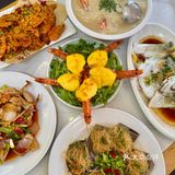 侨港风情街这边平价又美味的海鲜！！