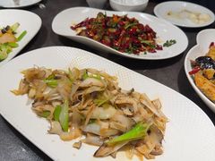 -五谷丰登农家院·地道胶东菜·海鲜烧烤(威海店)