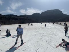 -济南卧虎山滑雪场