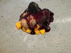 樱桃芒果煎鹅肝-庐灶江南·江南菜·四合院Bistro(东直门雍和宫·原华侨宾馆店)