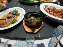 -鞍山大白鲨美食酒店