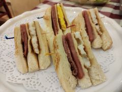 烟肉火腿蛋三文治-开心果牛扒城(雍华庭店)