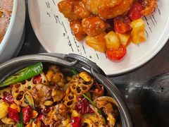 菠萝咕噜肉-有梦特色餐厅(古子城店)