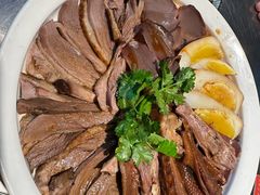 -潮界(LU·ONE凯德晶萃广场店)