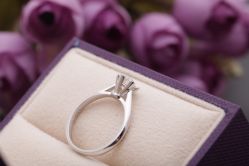 -威德钻石-克拉钻大本营(南京东路店)