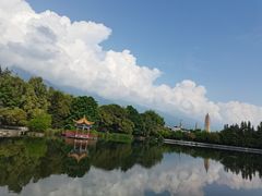 -三塔倒影公园