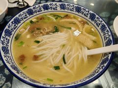 -桥香园云南过桥米线(金马碧鸡店)