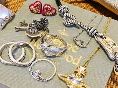 -Vivienne Westwood(上海来福士广场店)