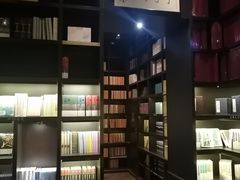 -钟书阁(松江泰晤士小镇店)