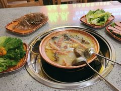 -阿婆情腊排骨火锅(忠义店)