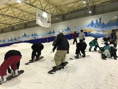 -乔波室内滑雪场