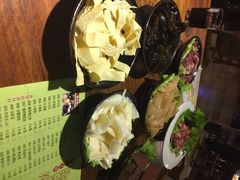 重庆小板凳吧式火锅(珠峰大街店)-小板凳·锦州烧烤(高新区店)