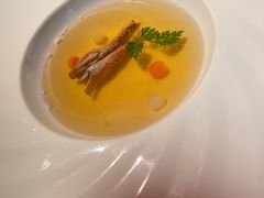 和牛清汤佐牛肉薄片-弦月窗LUNETTE BY AMANDA(复兴路店)