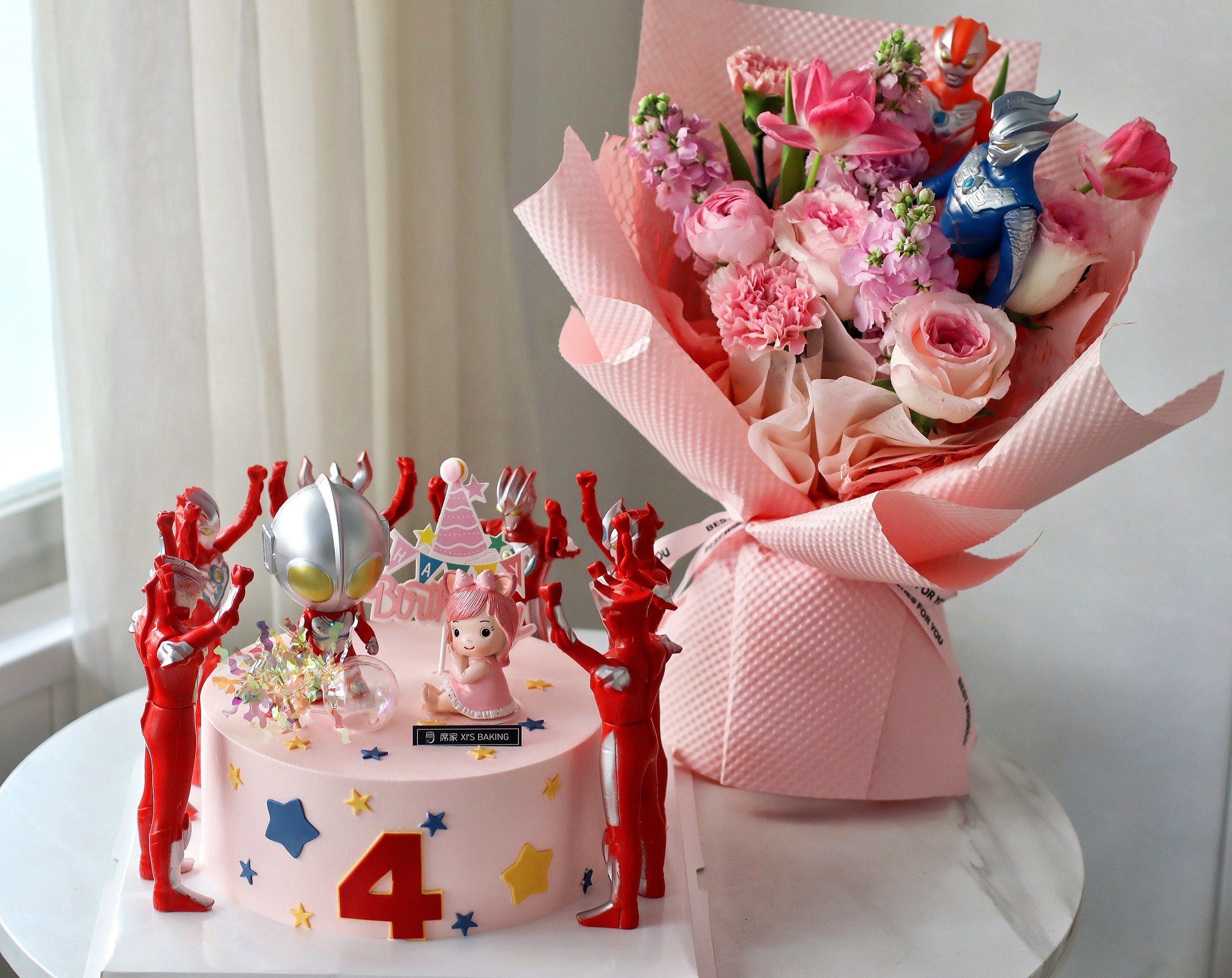 属于小女孩的奥特曼花束