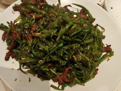 鲜豆角炒肉丝-姥姥家春饼店(惠新东街店)