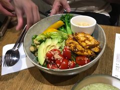鸡肉牛油果芒果色拉-Wagas沃歌斯(太古汇店)