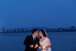 -雪中彩影婚纱摄影·微光艺术中心