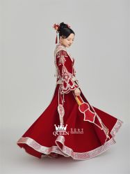 点击看大图 -艾拉·女王婚纱礼服馆