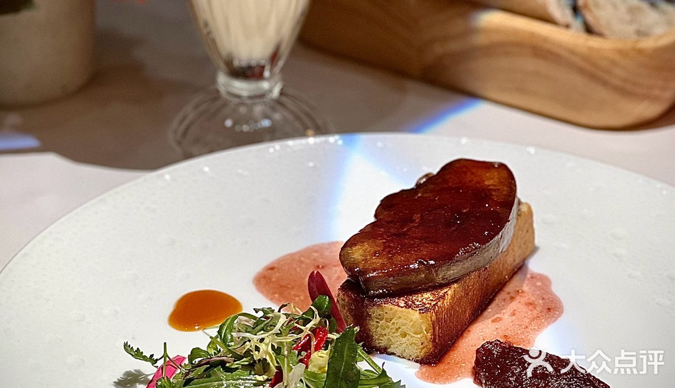  🍽️ 百年建筑里的浪漫，充满仪式感的美味👭