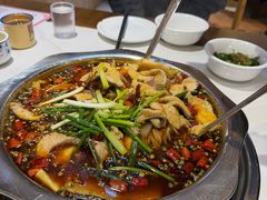 -乡土特色.冷锅鱼.牦牛肉汤锅