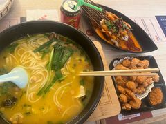 -花馬肆.云南过桥米线(汉神购物广场现场熬汤店)