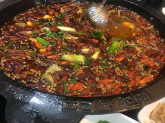 -烧哥美蛙肥肠鱼火锅·十五年社区店