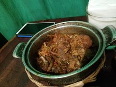 -Cuc Gach Quan Restaurant