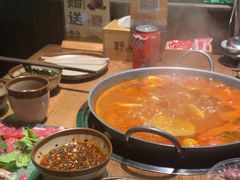 -野山舂·贵州现舂酸汤火锅(鸿通城店)